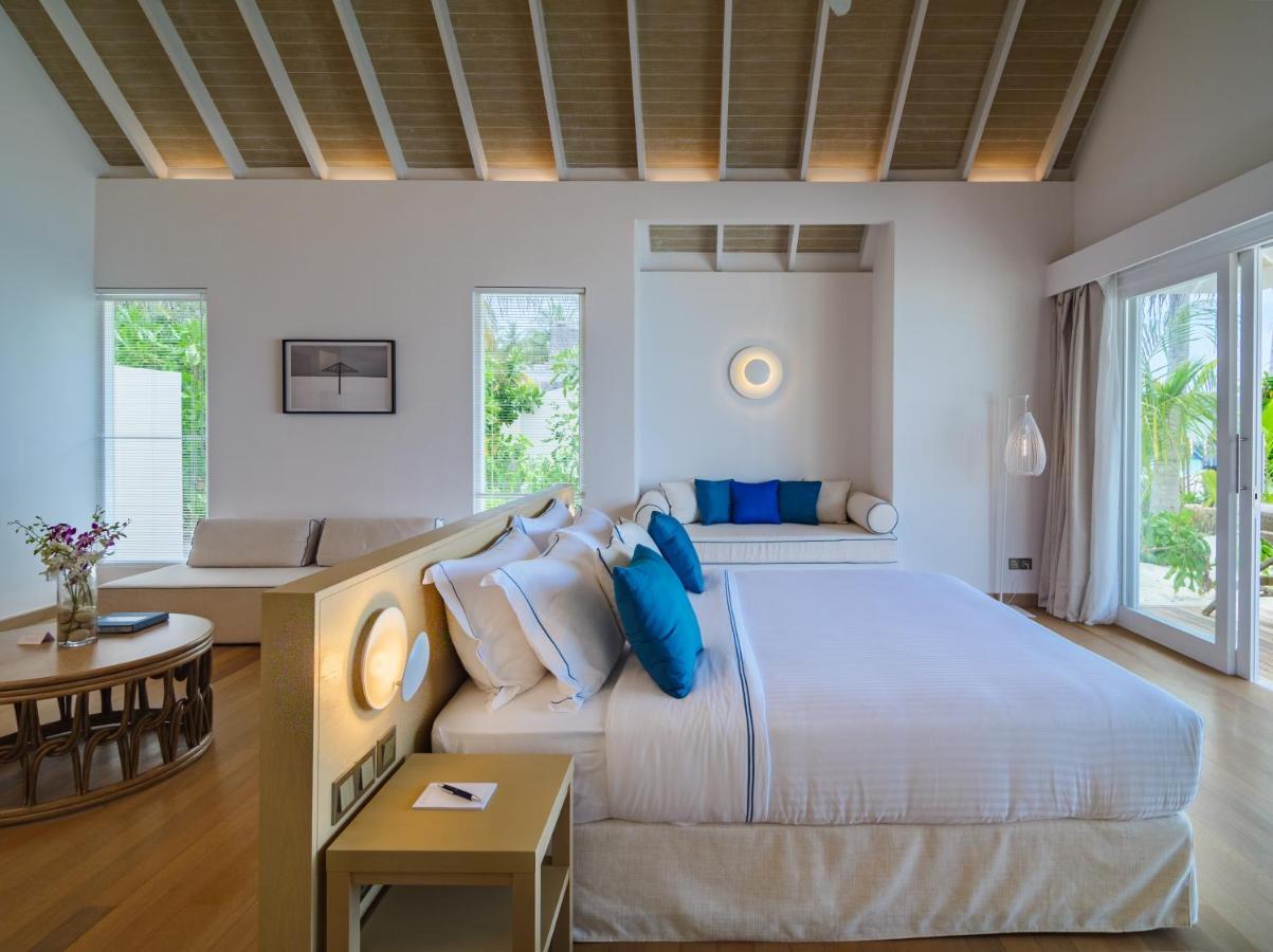 Villa Pool Grand Beach